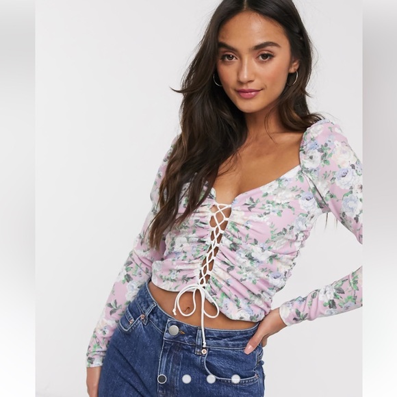 ASOS Design Long Sleeve Top with Lace Up Front Floral Print 💕 - Picture 2 of 6